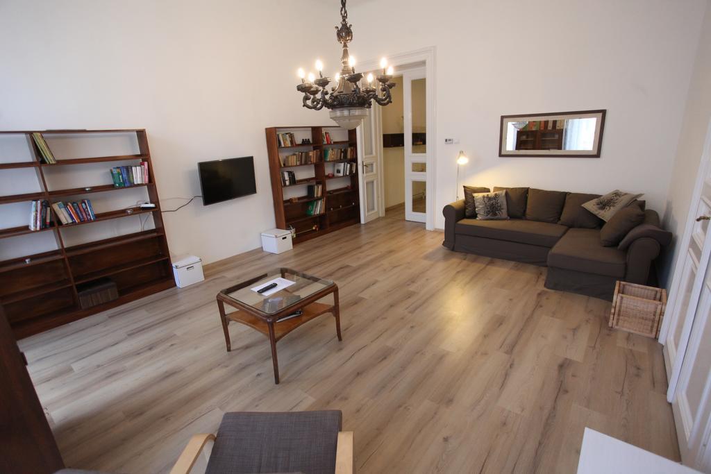 Sissy Apartment Budapeste Exterior foto