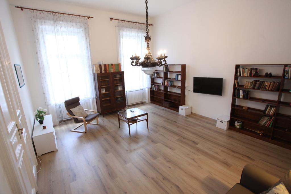 Sissy Apartment Budapeste Exterior foto