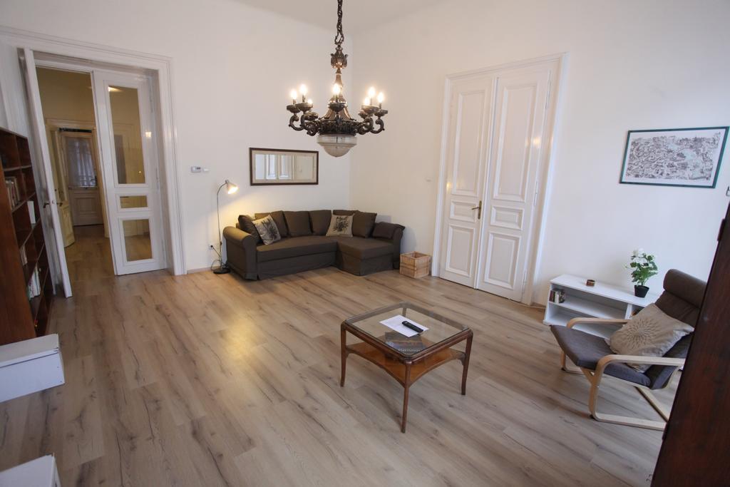 Sissy Apartment Budapeste Exterior foto